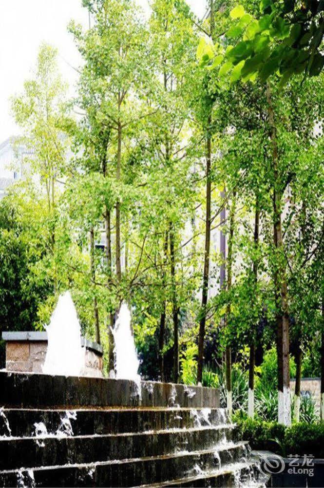 Liuzhou Sanjiangxian Dongxiangguo Hotel Exteriör bild