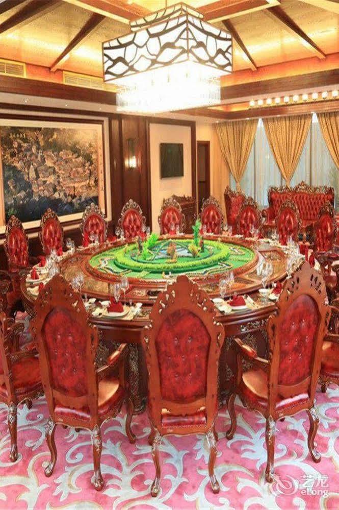 Liuzhou Sanjiangxian Dongxiangguo Hotel Exteriör bild