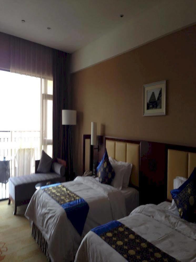 Liuzhou Sanjiangxian Dongxiangguo Hotel Exteriör bild