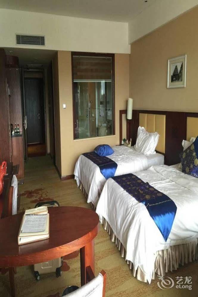 Liuzhou Sanjiangxian Dongxiangguo Hotel Exteriör bild