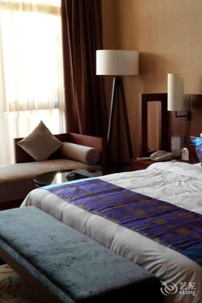 Liuzhou Sanjiangxian Dongxiangguo Hotel Exteriör bild