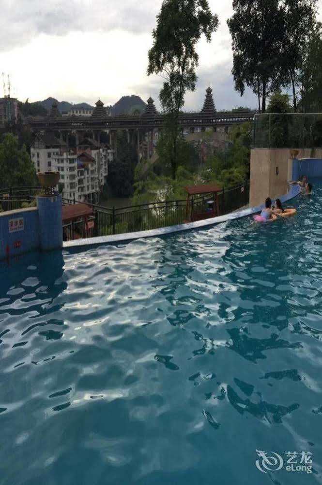 Liuzhou Sanjiangxian Dongxiangguo Hotel Exteriör bild