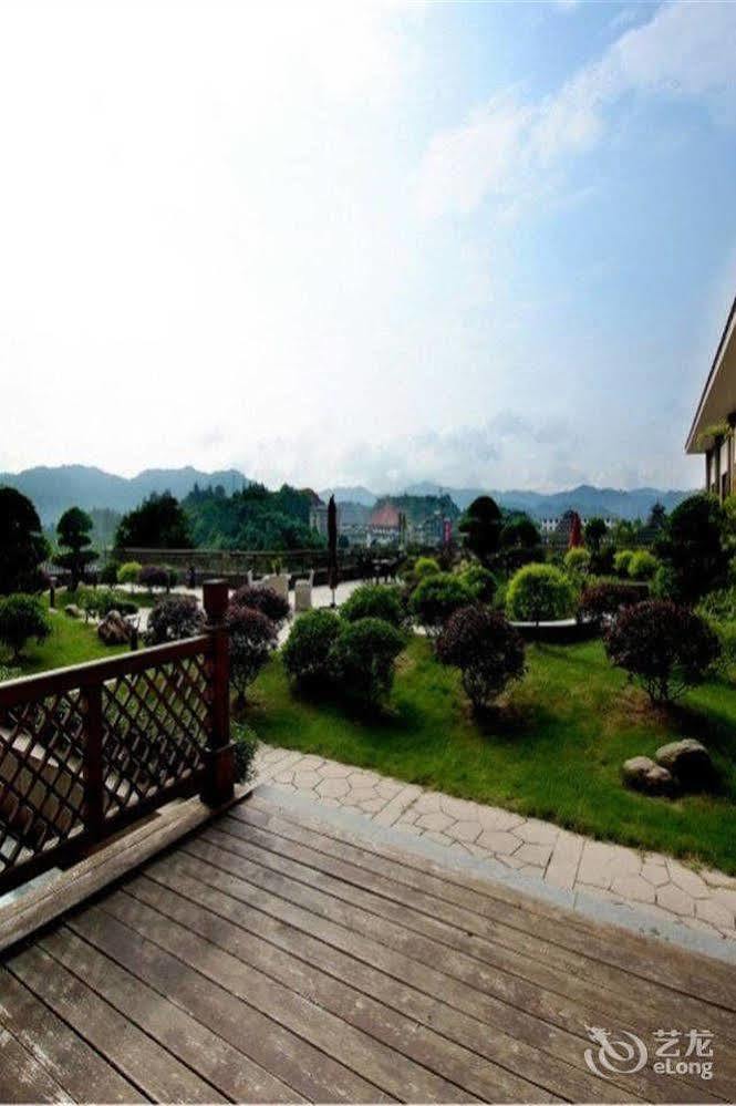 Liuzhou Sanjiangxian Dongxiangguo Hotel Exteriör bild